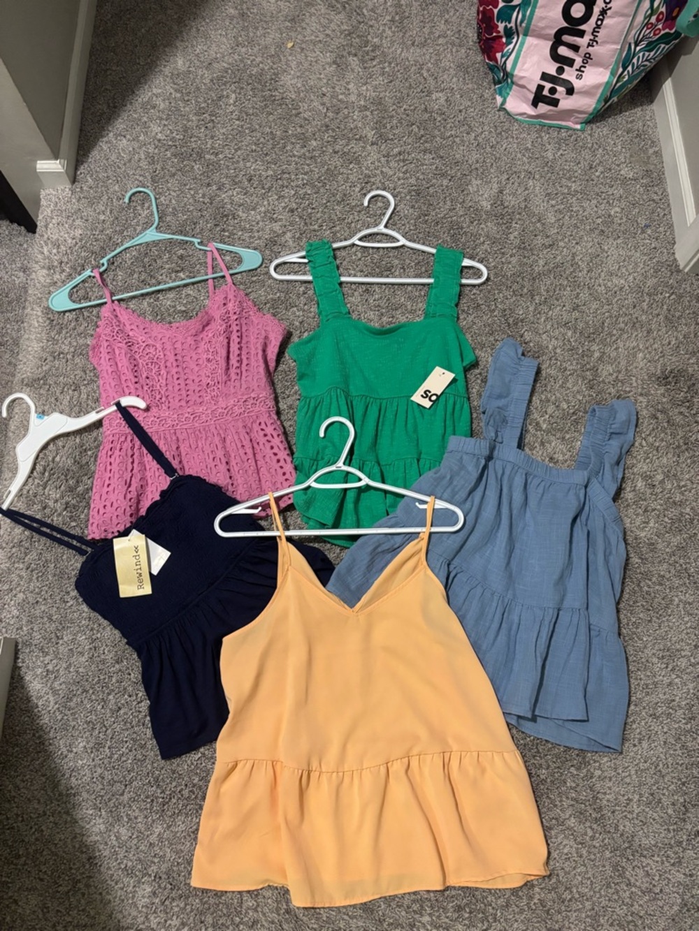 Bundle of tank tops in perfect condition! S-L